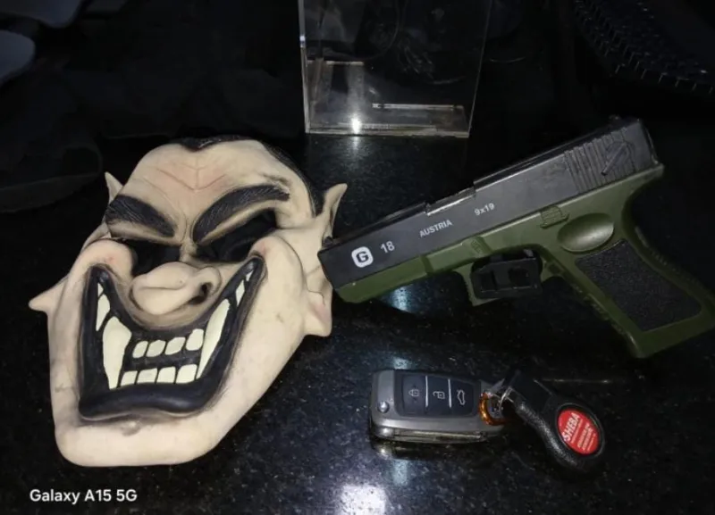 MBA recupera veículo com restrição de furto/roubo e apreende simulacro de arma de fogo em Eunápolis