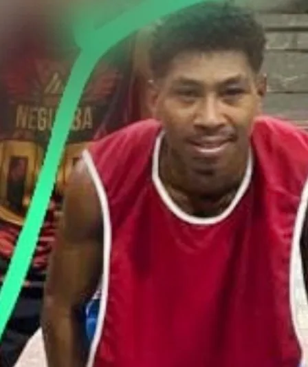 Homem é executado a tiros por dupla em moto no bairro Pequi, em Eunápolis Homem é executado a tiros por dupla em moto no bairro Pequi, em Eunápolis