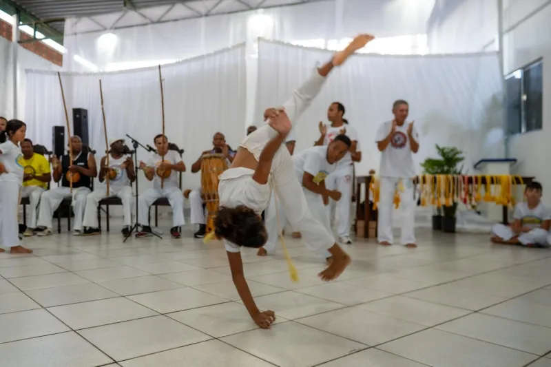 Prefeitura de Teixeira de Freitas realiza cerimônia de troca de cordas e celebra evolução de alunos de capoeira Prefeitura de Teixeira de Freitas realiza cerimônia de troca de cordas e celebra evolução de alunos de capoeira