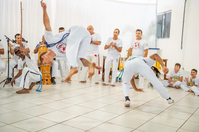 Prefeitura de Teixeira de Freitas realiza cerimônia de troca de cordas e celebra evolução de alunos de capoeira Prefeitura de Teixeira de Freitas realiza cerimônia de troca de cordas e celebra evolução de alunos de capoeira