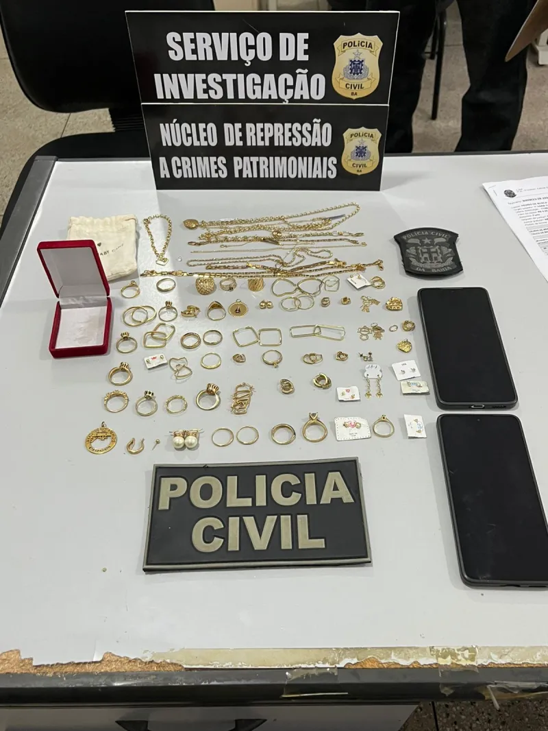Polícia Civil recupera joias avaliadas em R$ 70 mil furtadas de salão de beleza em Teixeira de Freitas