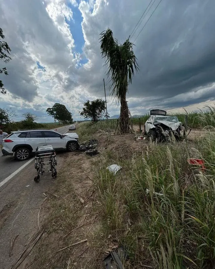 Uma pessoa morreu e quatro ficaram feridas em acidente na BR 418 próximo a Argolo 