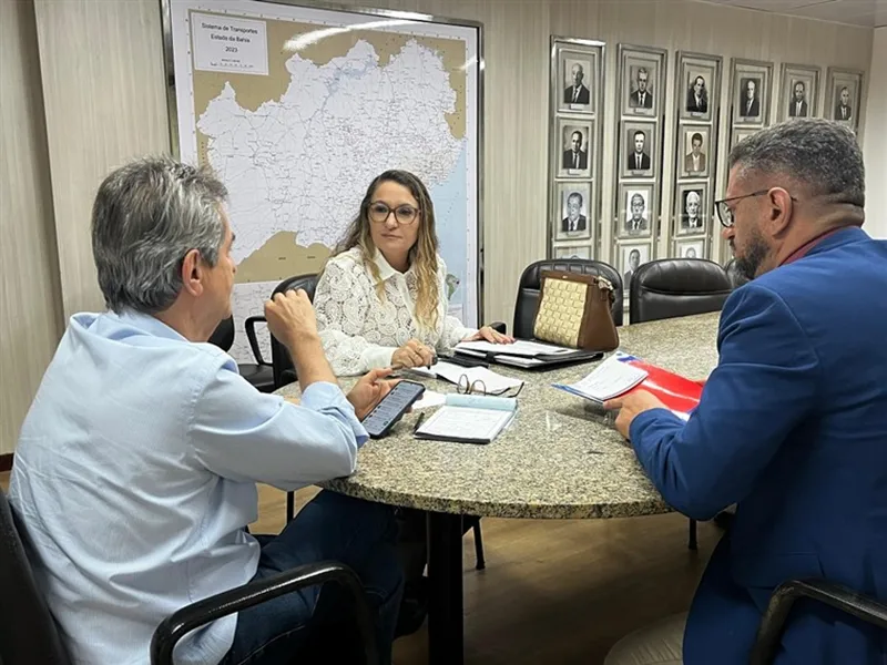 Carla Chácara discute obras, saúde e infraestrutura em série de reuniões em Salvador