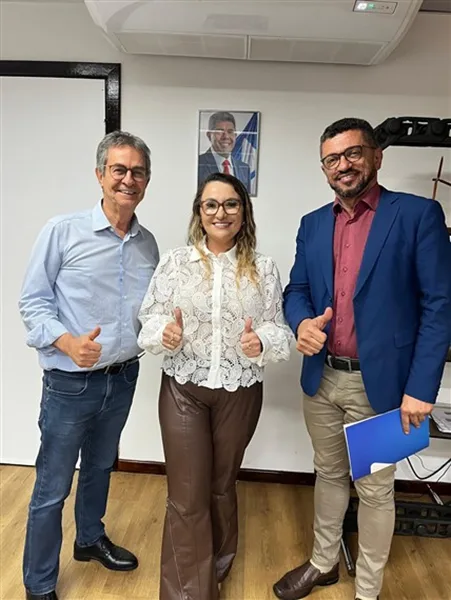 Carla Chácara discute obras, saúde e infraestrutura em série de reuniões em Salvador