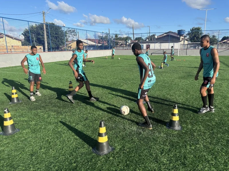 Escolinha de Futebol promove inclusão social em comunidade de Alcobaça