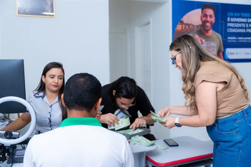 Ibirapuã entrega primeiras Carteiras de Identidade produzidas no município