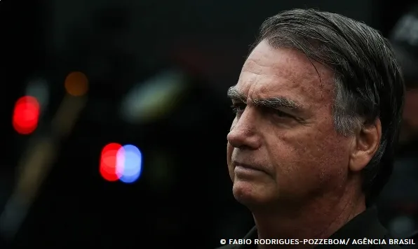 PL suspende atividades partidárias e salário de Bolsonaro