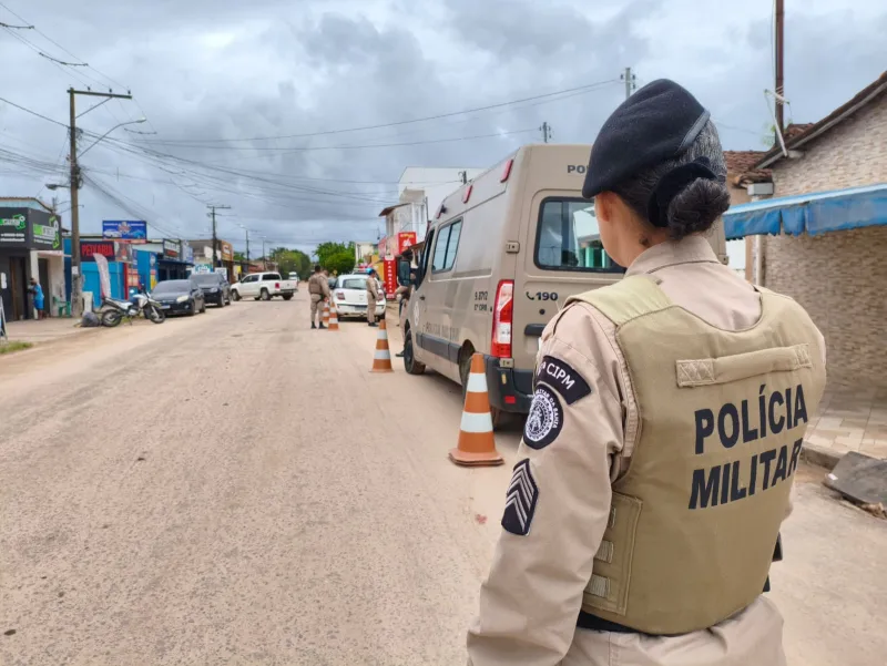 Operação Força Total reforça segurança em Teixeira de Freitas e resulta em apreensão de drogas no Vila Vargas