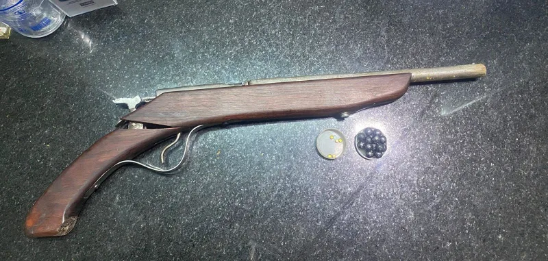 PMBA prende homem por violência doméstica, cárcere privado e porte ilegal de arma de fogo em Eunápolis