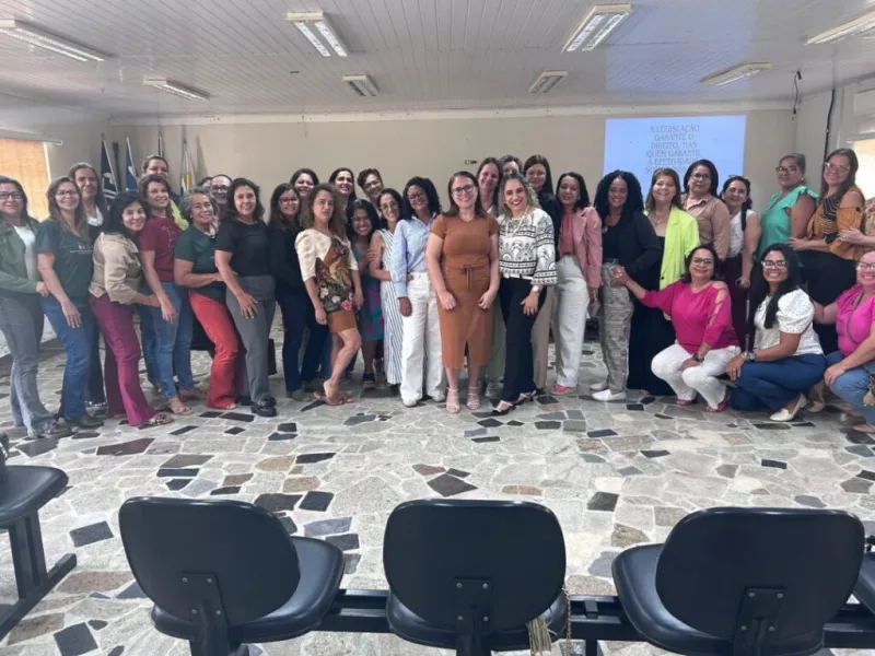 Teixeira de Freitas promove formação para fortalecer práticas inclusivas na rede municipal de ensino
