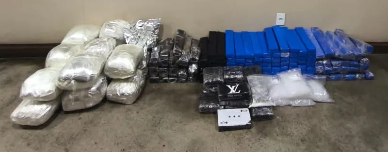 Grande quantidade de drogas é apreendida pela polícia em Santa Cruz Cabrália