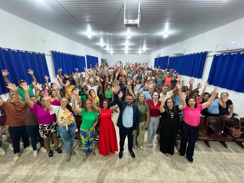 Iº  Encontro de Turmas do Programa Brasil Alfabetizado reforça compromisso com a educação de jovens e adultos em Teixeira de Freitas