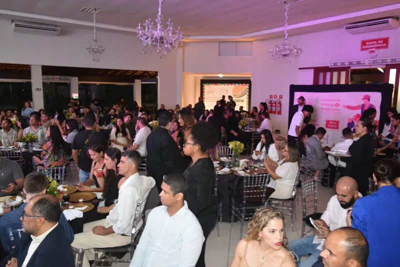 Sabores de Teixeira bate recordes e movimenta R$ 4,9 milhões na 12ª edição do festival Sabores de Teixeira bate recordes e movimenta R$ 4,9 milhões na 12ª edição do festival