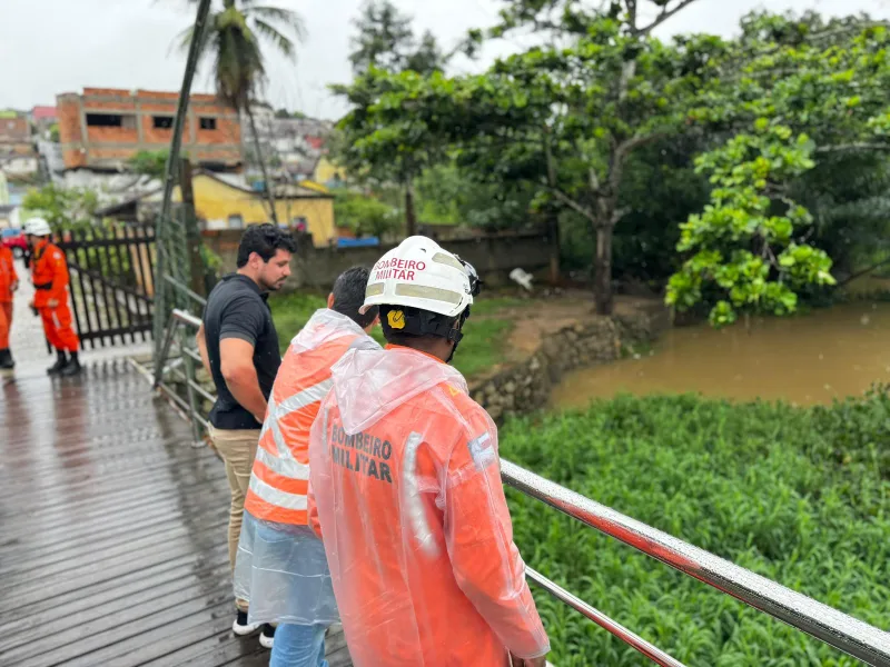 Prefeitura, Defesa Civil e Corpo de Bombeiros atuam em resposta às fortes chuvas em Medeiros Neto Prefeitura, Defesa Civil e Corpo de Bombeiros atuam em resposta às fortes chuvas em Medeiros Neto