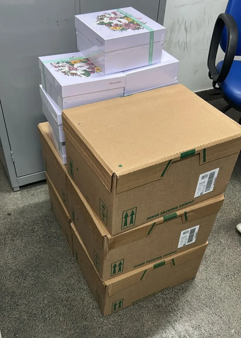 Polícia Civil apreende carga do Boticário vendida antes do lançamento oficial em Feira de Santana Polícia Civil apreende carga do Boticário vendida antes do lançamento oficial em Feira de Santana