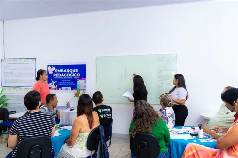 Ibirapuã investe em formação continuada de professores de Matemática com foco em avaliações externas