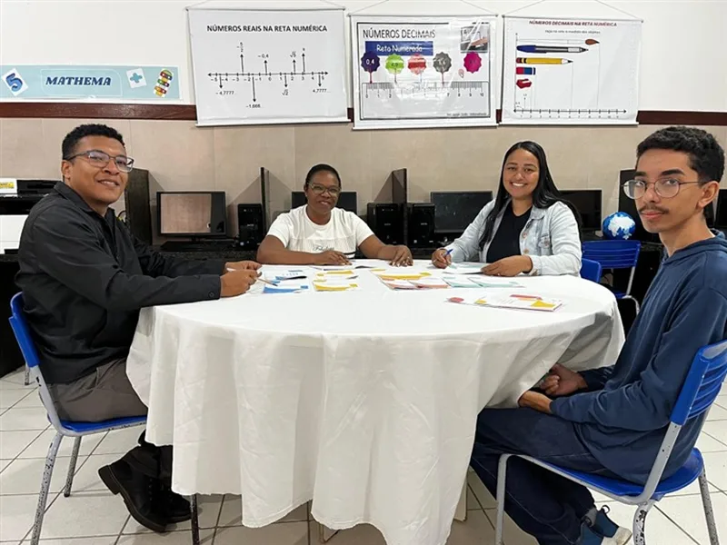 Ibirapuã investe em formação continuada de professores de Matemática com foco em avaliações externas