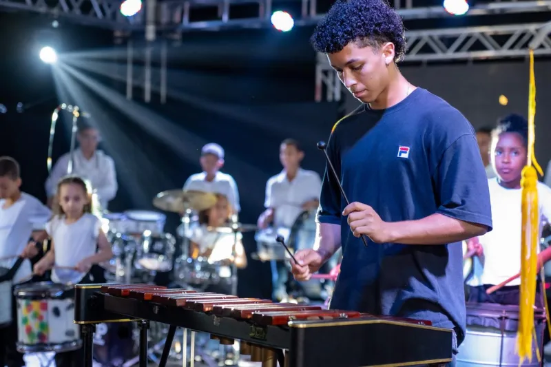 Festival Cultural de Teixeira de Freitas abre edição 2025 com noite de celebração artística e grande participação do público Festival Cultural de Teixeira de Freitas abre edição 2025 com noite de celebração artística e grande participação do público