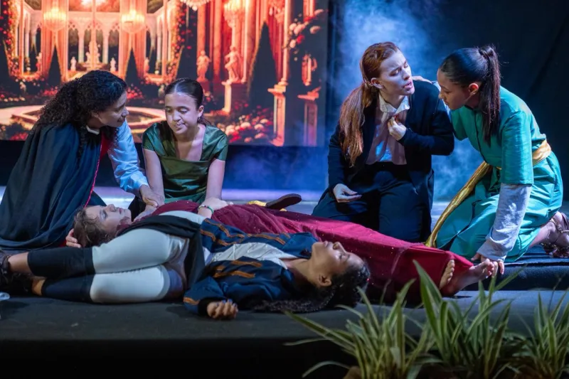 Festival Cultural de Teixeira de Freitas abre edição 2025 com noite de celebração artística e grande participação do público Festival Cultural de Teixeira de Freitas abre edição 2025 com noite de celebração artística e grande participação do público