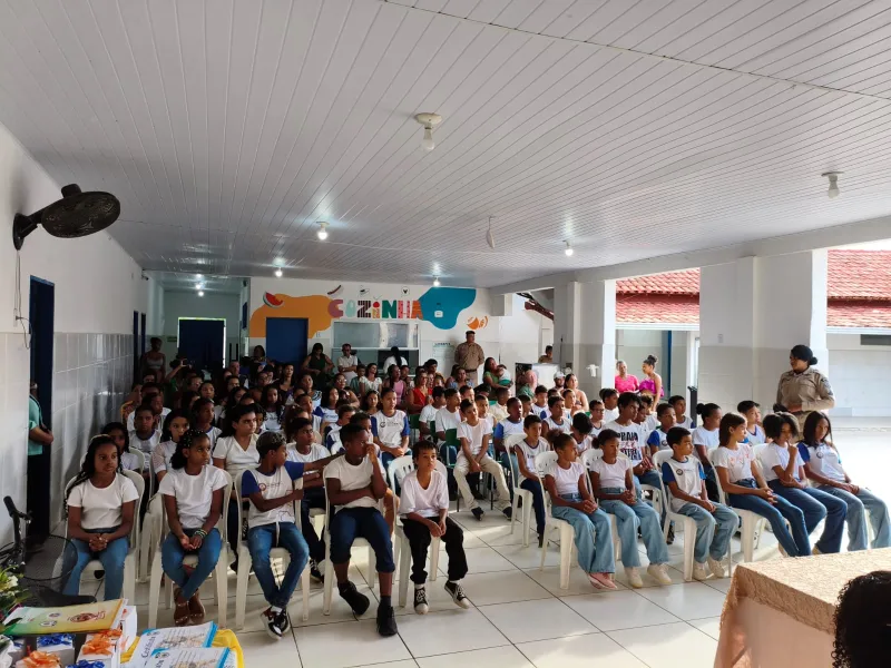 Polícia Militar realiza cerimônia de entrega de certificados a alunos do Proerd, em Teixeira de Freitas Polícia Militar realiza cerimônia de entrega de certificados a alunos do Proerd, em Teixeira de Freitas
