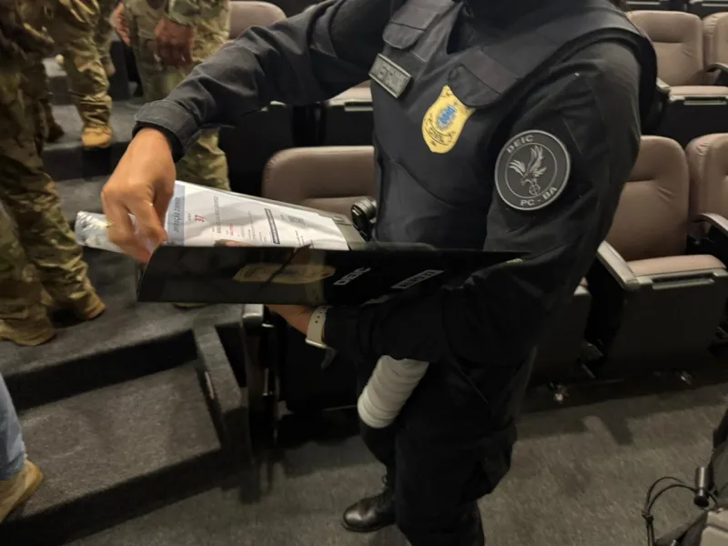 Lideranças do crime são alvos de megaoperação deflagrada na Bahia e mais cinco estados Lideranças do crime são alvos de megaoperação deflagrada na Bahia e mais cinco estados