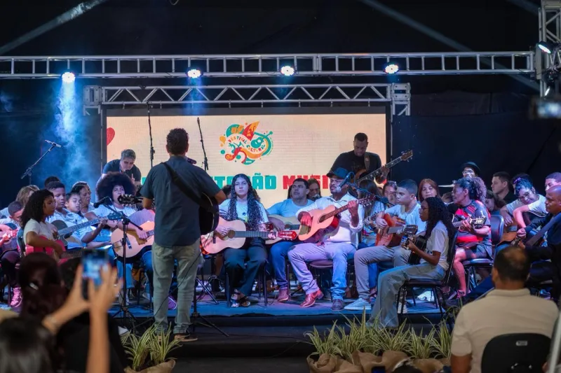 Festival Cultural de Teixeira de Freitas celebra música, moda e dança no terceiro dia de programação Festival Cultural de Teixeira de Freitas celebra música, moda e dança no terceiro dia de programação