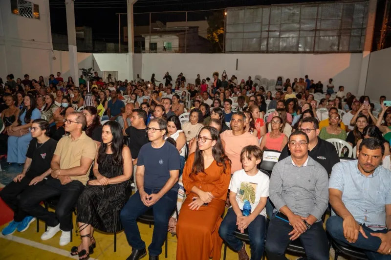 Festival Cultural de Teixeira de Freitas celebra música, moda e dança no terceiro dia de programação Festival Cultural de Teixeira de Freitas celebra música, moda e dança no terceiro dia de programação