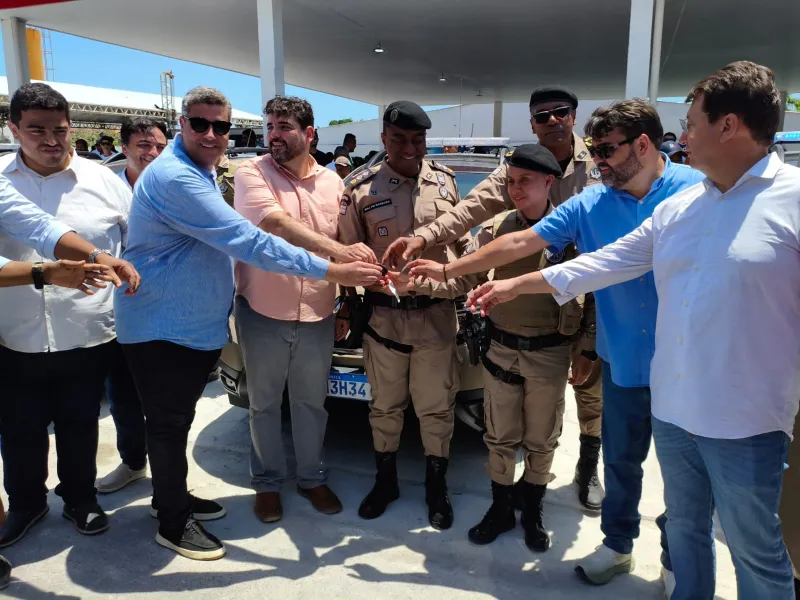 Polícia Militar reforça segurança em Teixeira de Freitas com nova viatura durante lançamento da Operação Verão 2025/2026 Polícia Militar reforça segurança em Teixeira de Freitas com nova viatura durante lançamento da Operação Verão 2025/2026