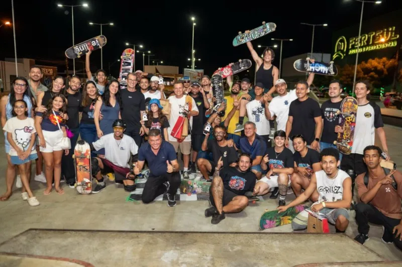 Teixeira de Freitas realiza o 1º Skate Moto Rock na Praça Carla Caddia. Teixeira de Freitas realiza o 1º Skate Moto Rock na Praça Carla Caddia.
