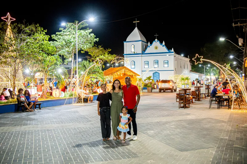 Prefeitura do Prado inaugura decoração natalina na Praça da Matriz Prefeitura do Prado inaugura decoração natalina na Praça da Matriz