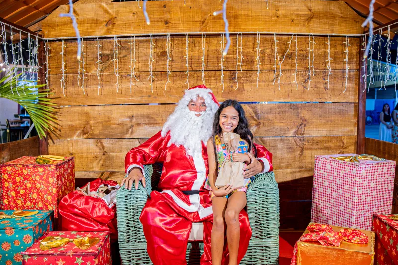 Prefeitura do Prado inaugura decoração natalina na Praça da Matriz Prefeitura do Prado inaugura decoração natalina na Praça da Matriz