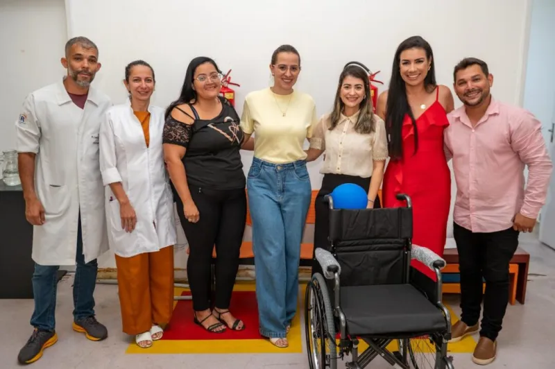 Prefeitura de Teixeira de Freitas entrega cadeiras de rodas e reforça compromisso com a inclusão e a reabilitação Prefeitura de Teixeira de Freitas entrega cadeiras de rodas e reforça compromisso com a inclusão e a reabilitação
