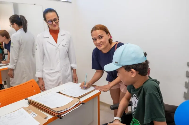 Prefeitura de Teixeira de Freitas entrega cadeiras de rodas e reforça compromisso com a inclusão e a reabilitação Prefeitura de Teixeira de Freitas entrega cadeiras de rodas e reforça compromisso com a inclusão e a reabilitação