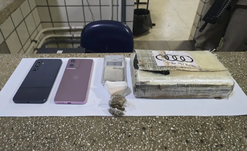 Homem é preso com um quilo de cocaína em Teixeira de Freitas Homem é preso com um quilo de cocaína em Teixeira de Freitas