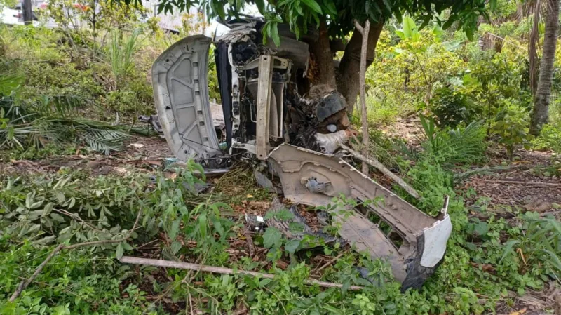 Acidente grave na BR-101 deixa cinco pessoas feridas em Teixeira de Freitas.
