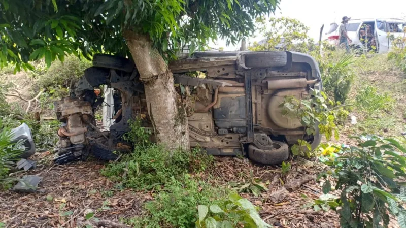 Acidente grave na BR-101 deixa cinco pessoas feridas em Teixeira de Freitas.