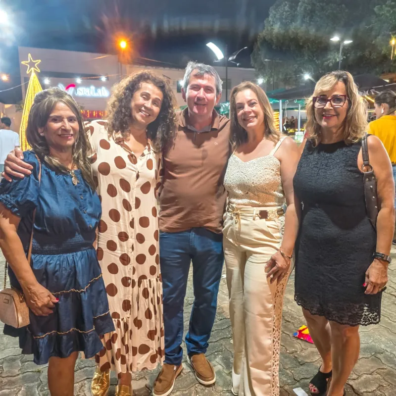 Arte na Praça – Especial de Natal é sucesso e fortalece cultura e economia local em Itanhém