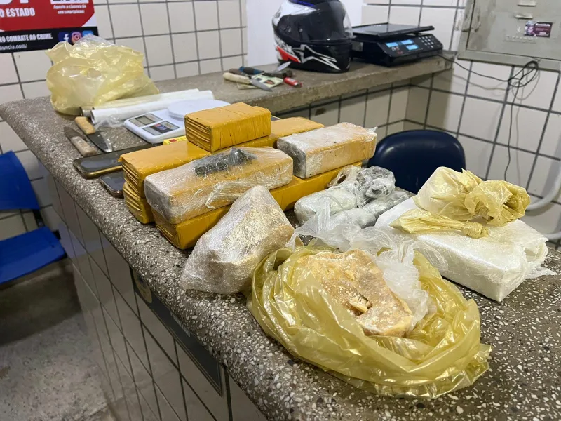 Grande quantidade de drogas é apreendida pela polícia em Teixeira de Freitas