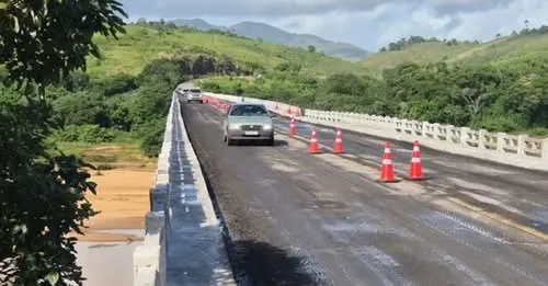 DNIT restringe circulação na ponte do Rio Jequitinhonha após descumprimento de normas