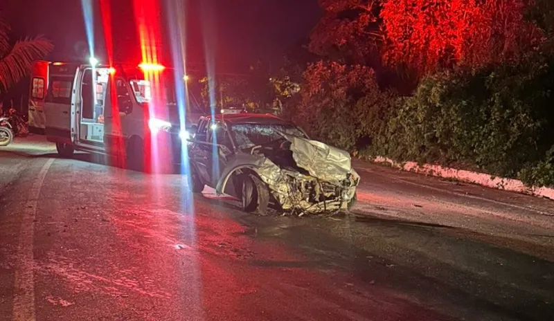 Colisão frontal na BR-101 deixa feridos em Itamaraju no feriado de Natal