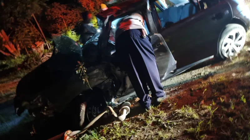 Grave acidente na BR-101 deixa uma pessoa morta e três feridas em Posto da Mata