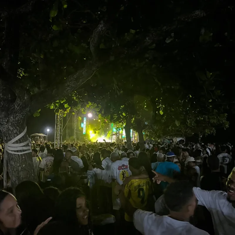 Multidão celebra a chegada de 2026 em um Réveillon inesquecível em Nova Viçosa Multidão celebra a chegada de 2026 em um Réveillon inesquecível em Nova Viçosa