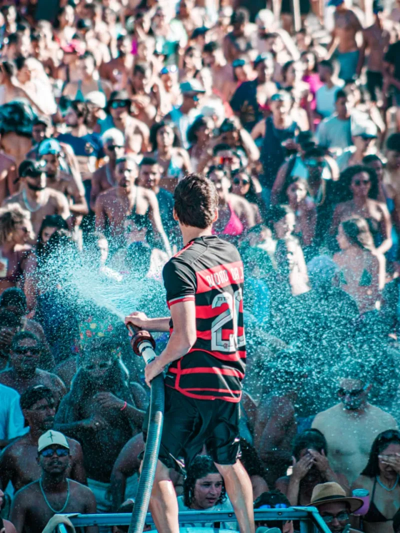 Réveillon de Alcobaça mantém clima de festa e anima grande público com arrastão no dia 1º de janeiro