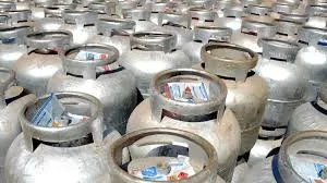 Gás de cozinha fica mais caro na Bahia e sobe cerca de R$ 5 a partir desta sexta