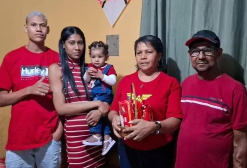 Cinco pessoas da mesma família morrem após batida entre carro e caminhão, na Bahia