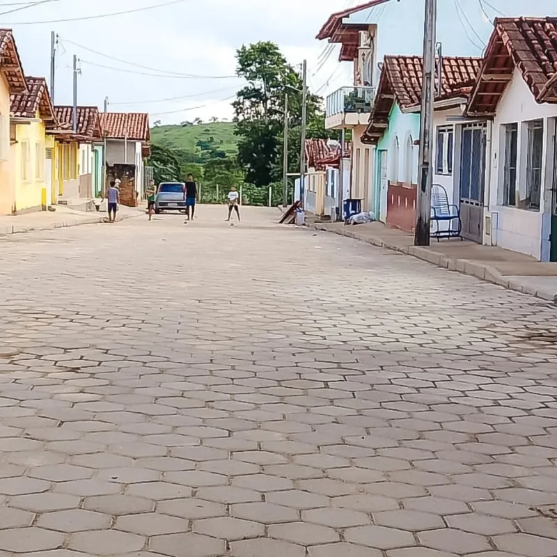 Prefeitura de Itanhém entrega obras de pavimentação no distrito de Batinga