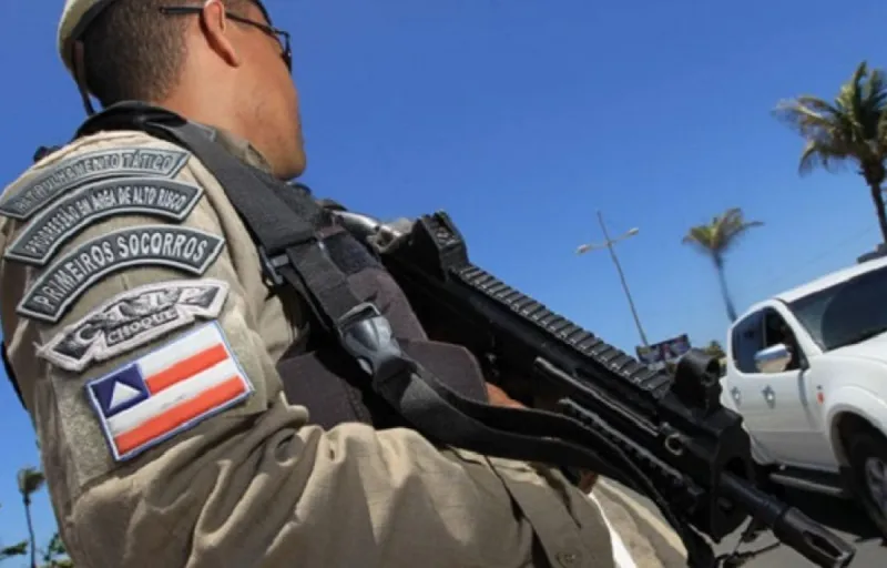 Polícia Militar reforça policiamento e nega controle do tráfico em Caraíva.