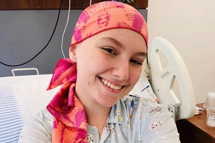 Isabel Veloso, símbolo de força e superação, morre aos 19 anos. Influenciadora lutava contra o câncer Isabel Veloso, símbolo de força e superação, morre aos 19 anos. Influenciadora lutava contra o câncer