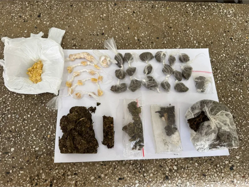 Polícia Militar apreende drogas em terreno baldio em Teixeira de Freitas