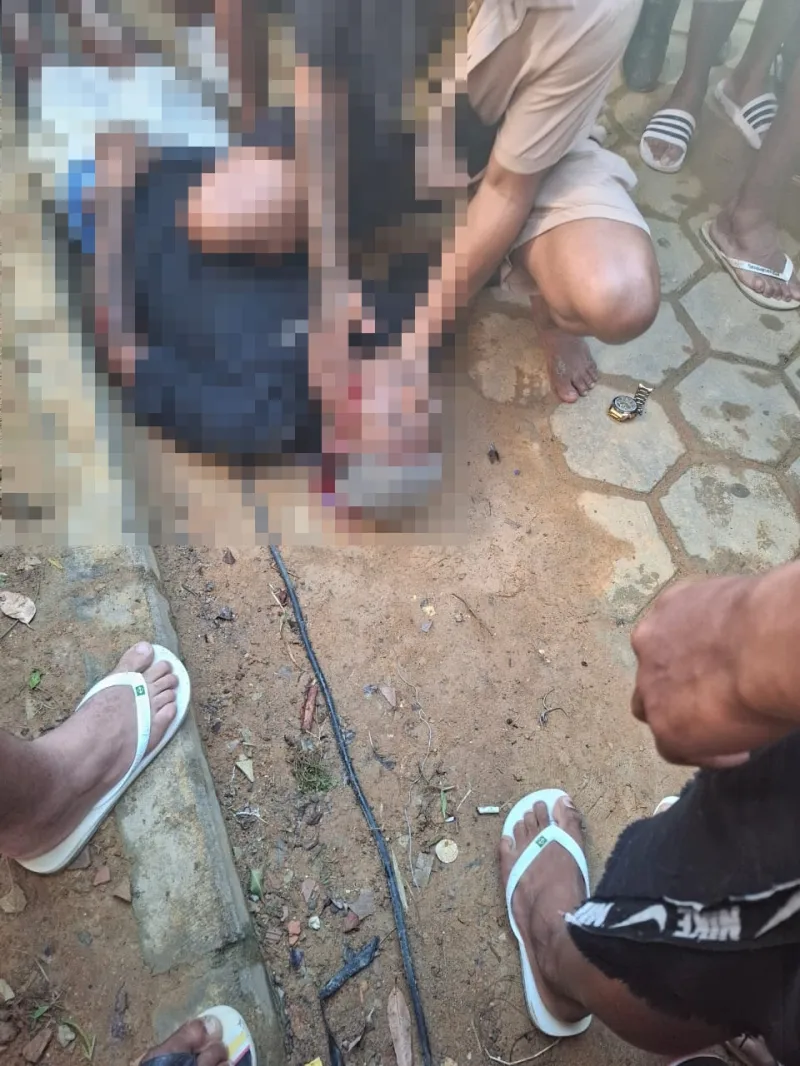 Tiros durante jogo de futebol amador deixam jovem morto em Itamaraju Tiros durante jogo de futebol amador deixam jovem morto em Itamaraju